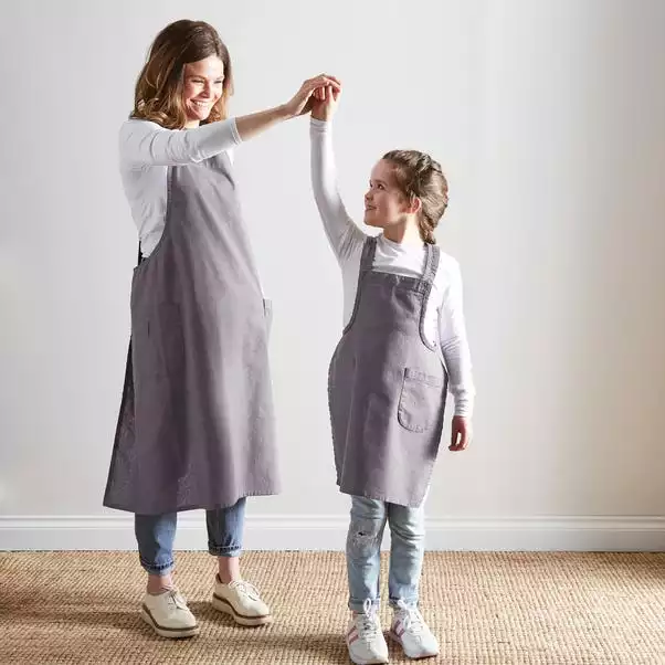 Dunelm Cotton Cross Over Apron 5 Dunelm Cotton Cross Over Apron - Image 3